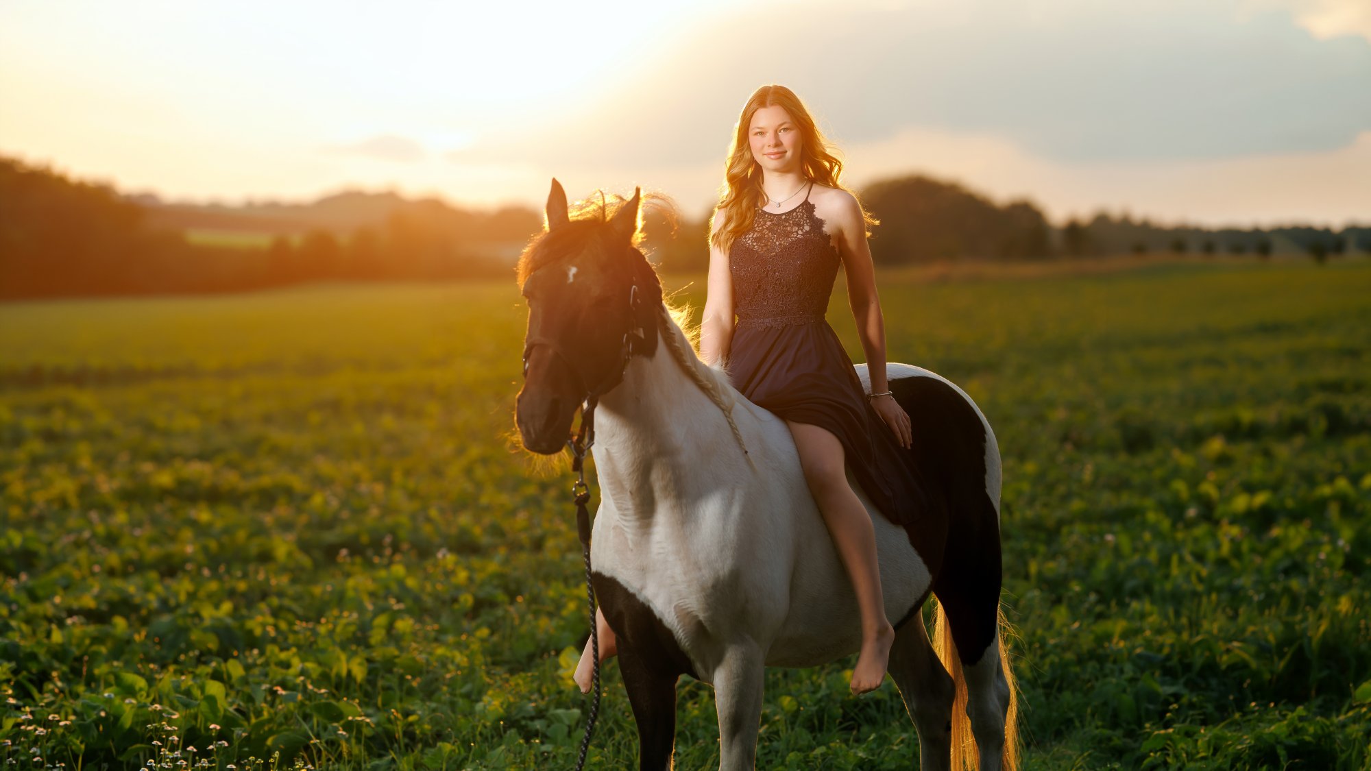Outdoor-Portrait im Sonnenaufgang – RM Media GmbH