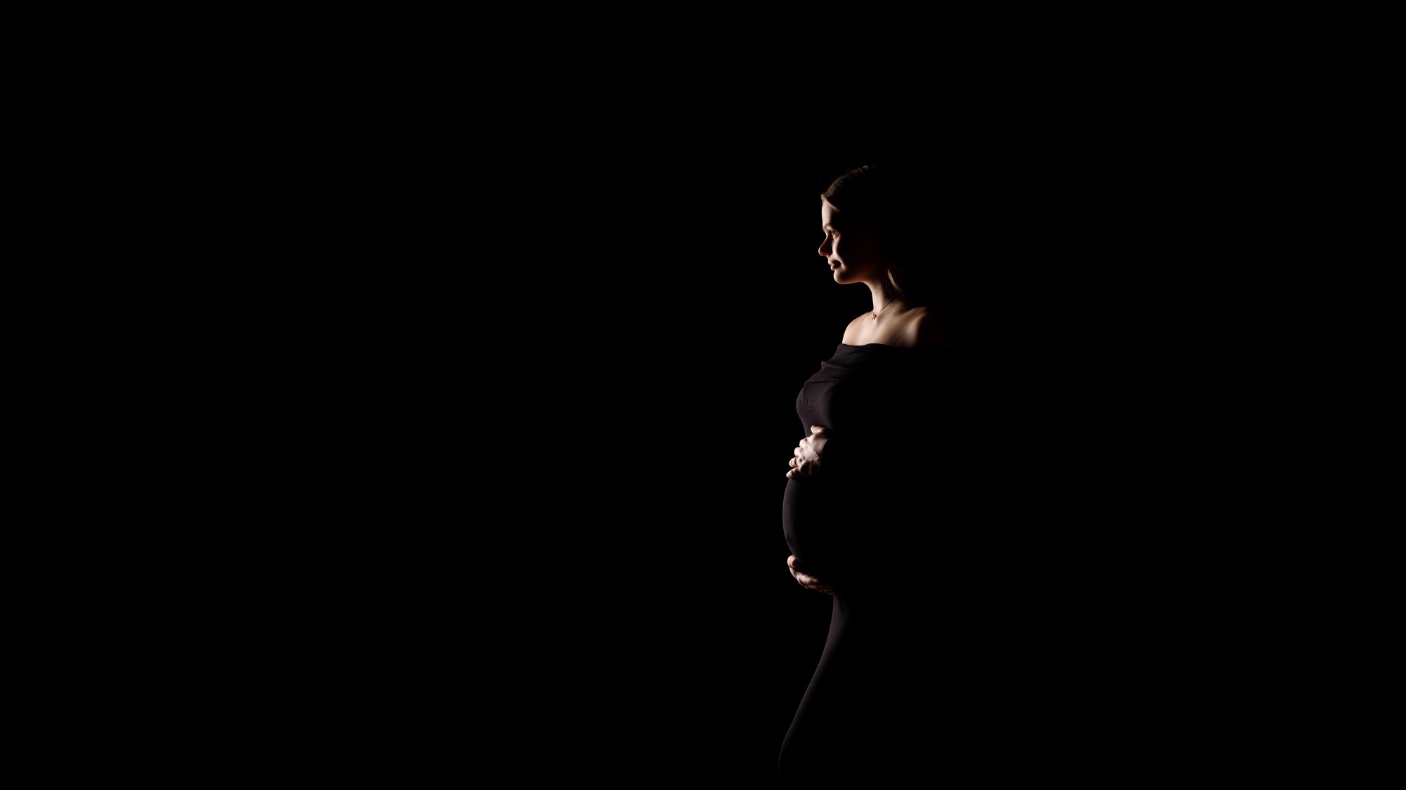Babybauch-Shooting Hannover – Silhouette der Schwangeren